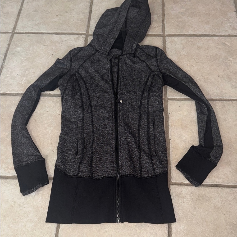 Lululemon daily practice jacket - Picture 2 of 3